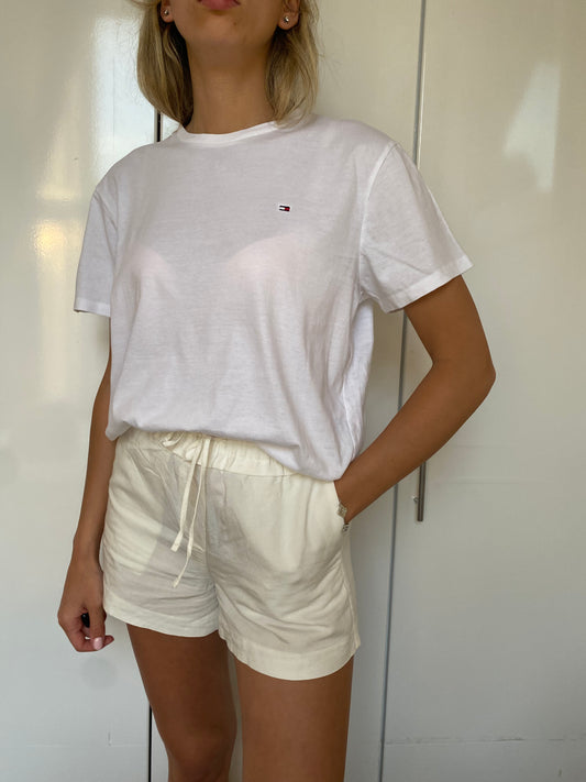Tommy Hilfiger | 100% Cotton | White | T-Shirt | Short-Sleeve | Size Medium | Second-hand